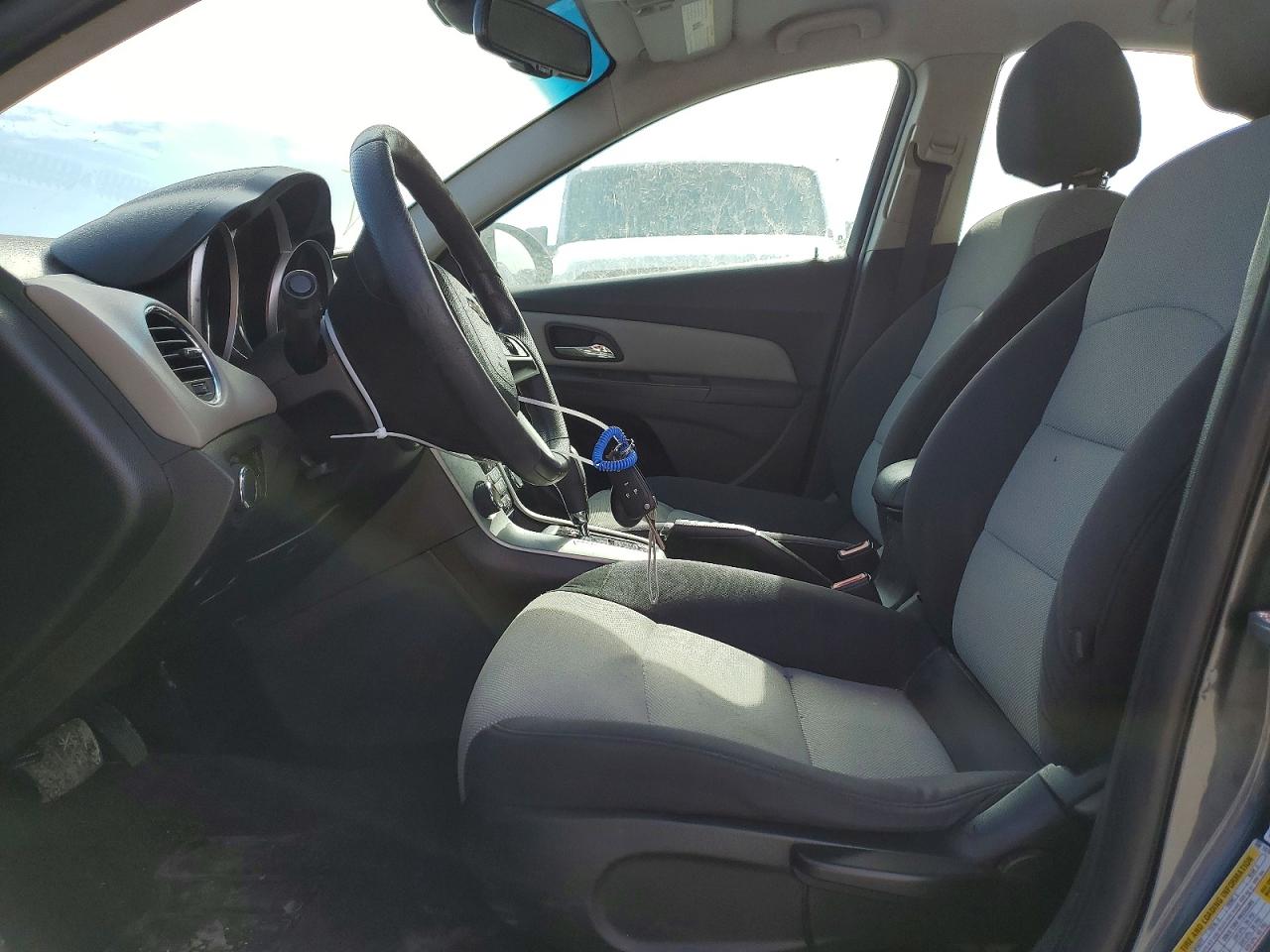 2013 CHEVROLET CRUZE LS photo 7
