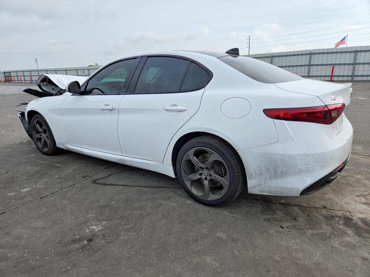 2018 ALFA ROMEO GIULIA Q4 photo 3