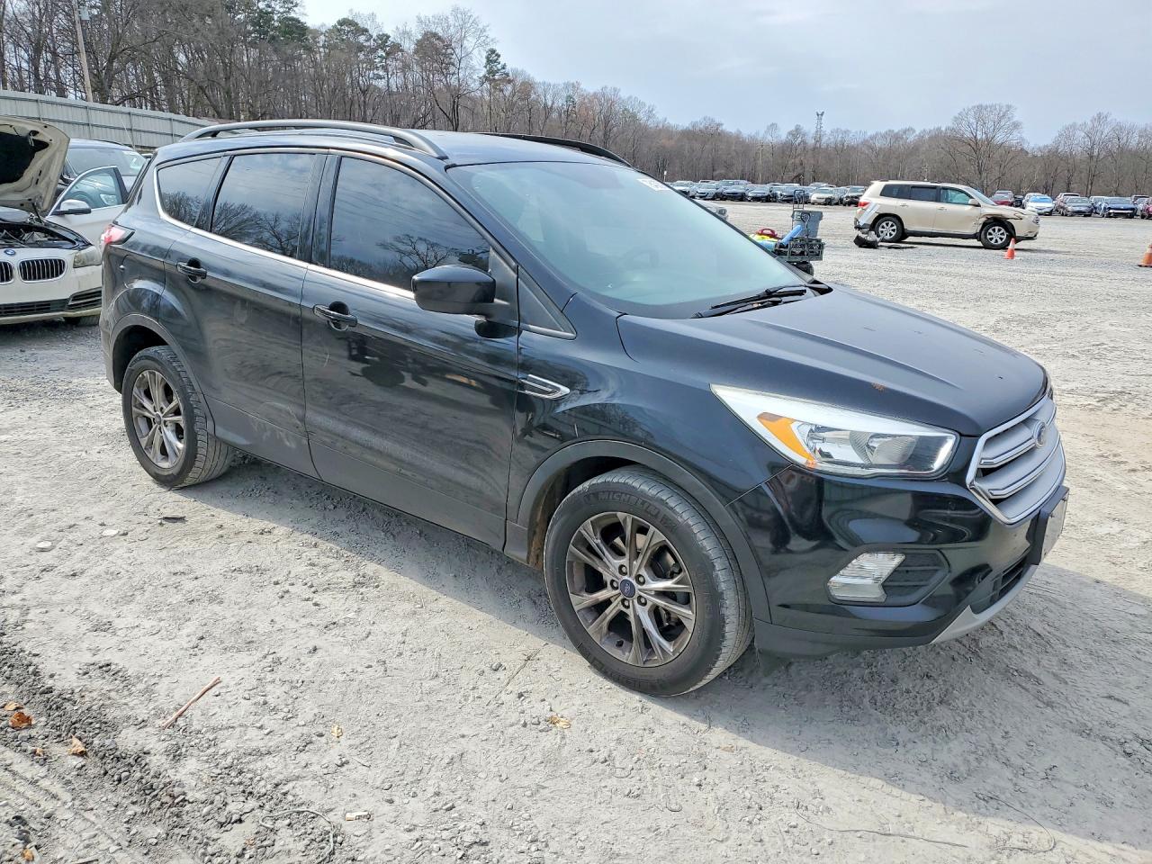 2018 FORD ESCAPE SE photo 10