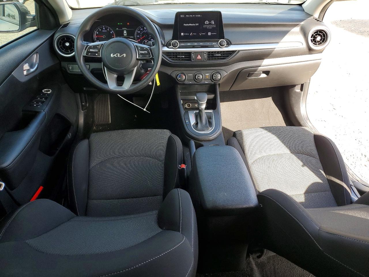 2023 KIA FORTE LXS photo 22