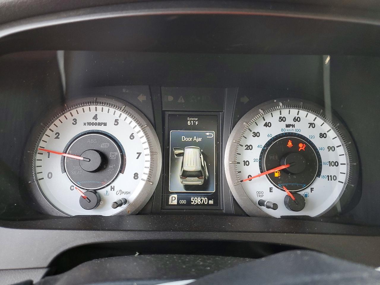 2017 TOYOTA SIENNA SE PREMIUM 8-PASSENGER photo 17