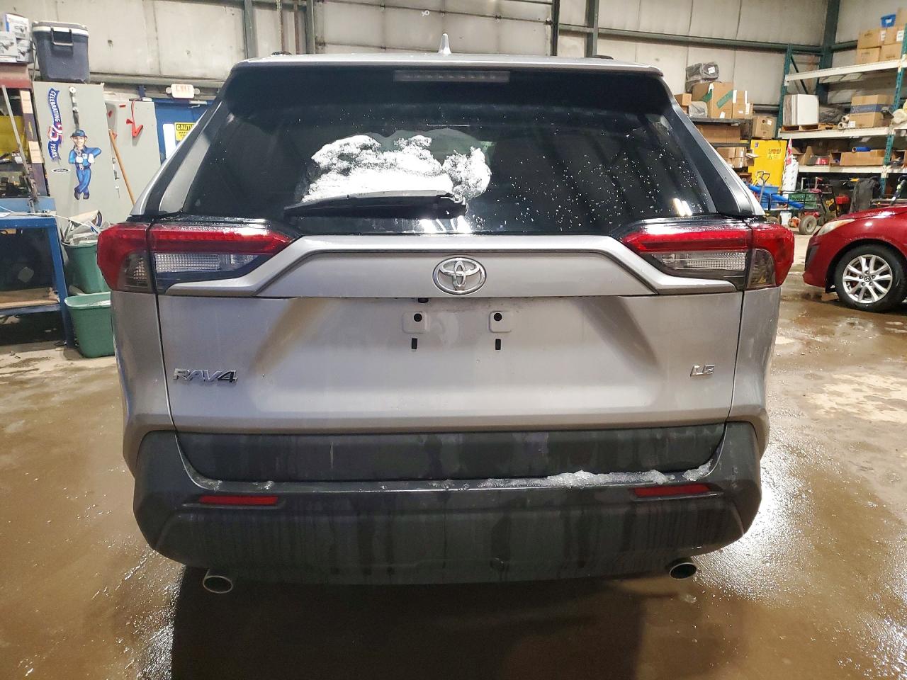 2019 TOYOTA RAV4 LE photo 6