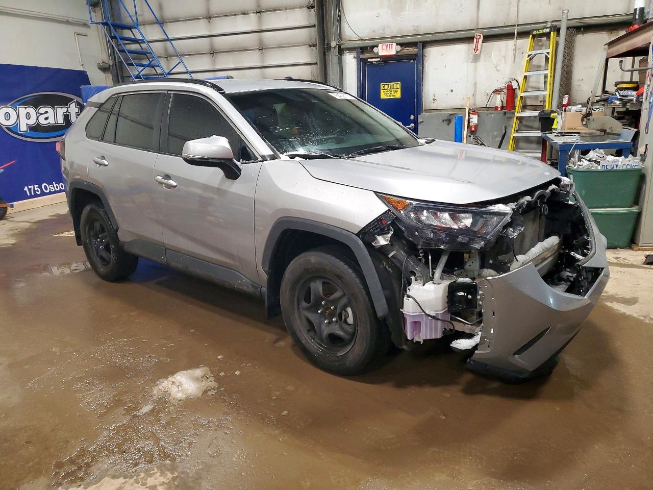 2019 TOYOTA RAV4 LE photo 4