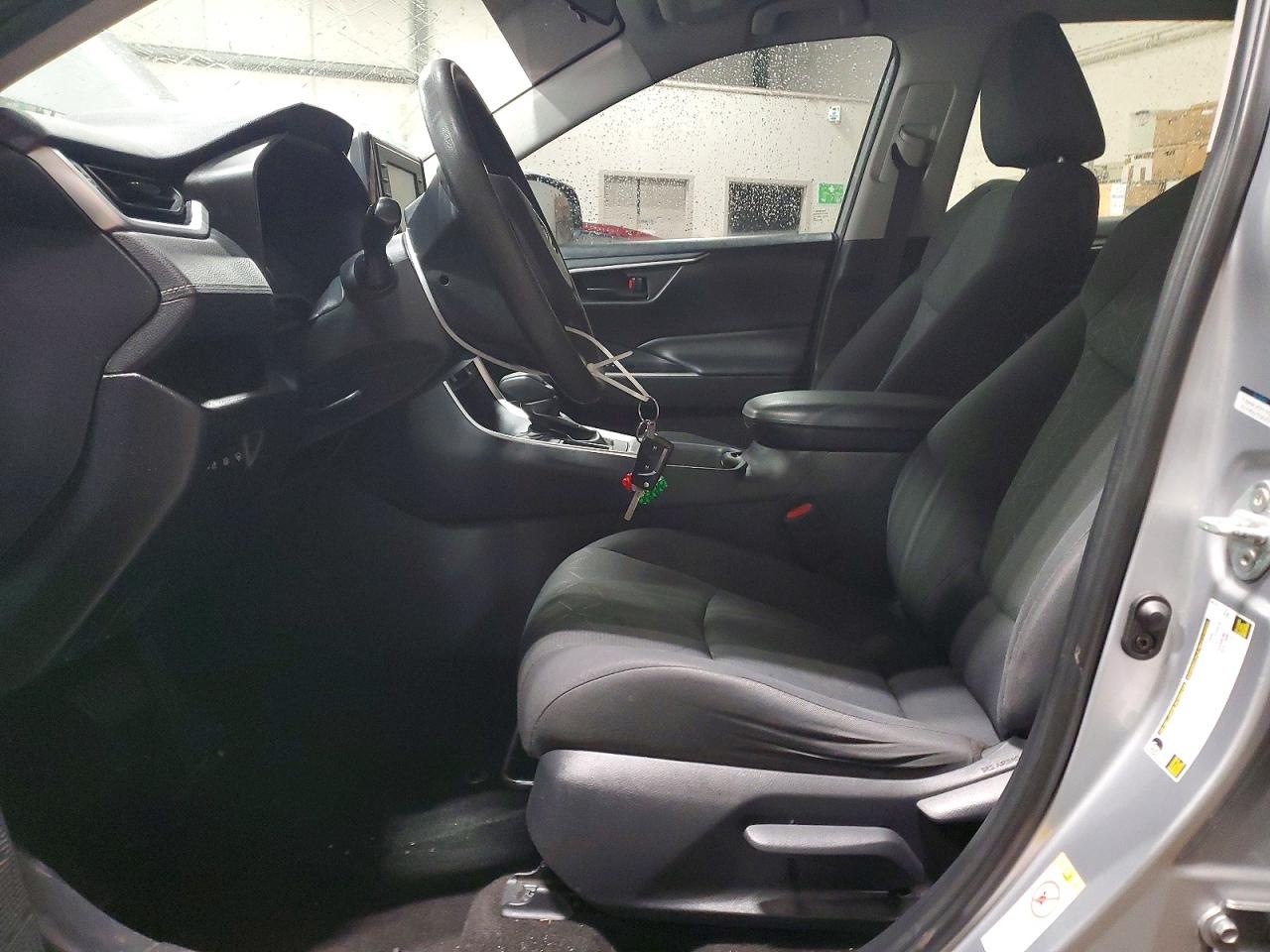 2019 TOYOTA RAV4 LE photo 7