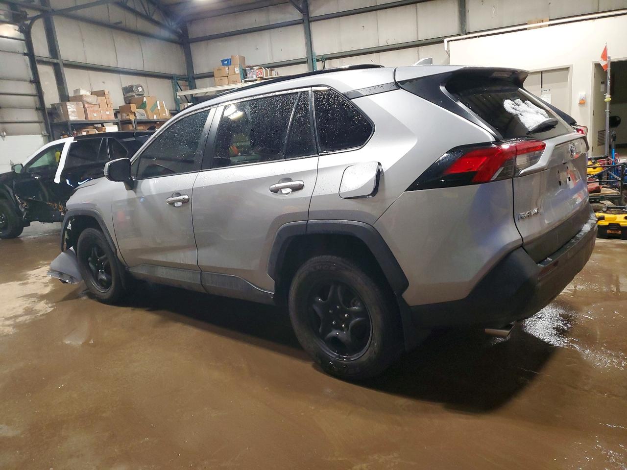 2019 TOYOTA RAV4 LE photo 2