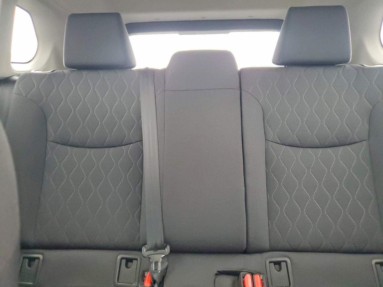 2022 TOYOTA COROLLA CROSS LE photo 19