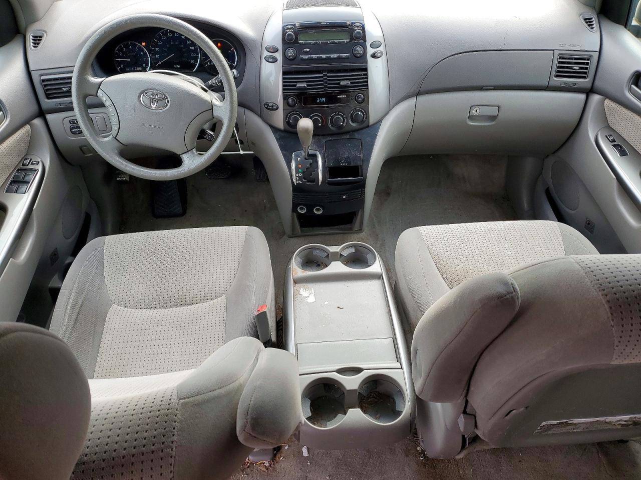 2007 TOYOTA SIENNA CE photo 8