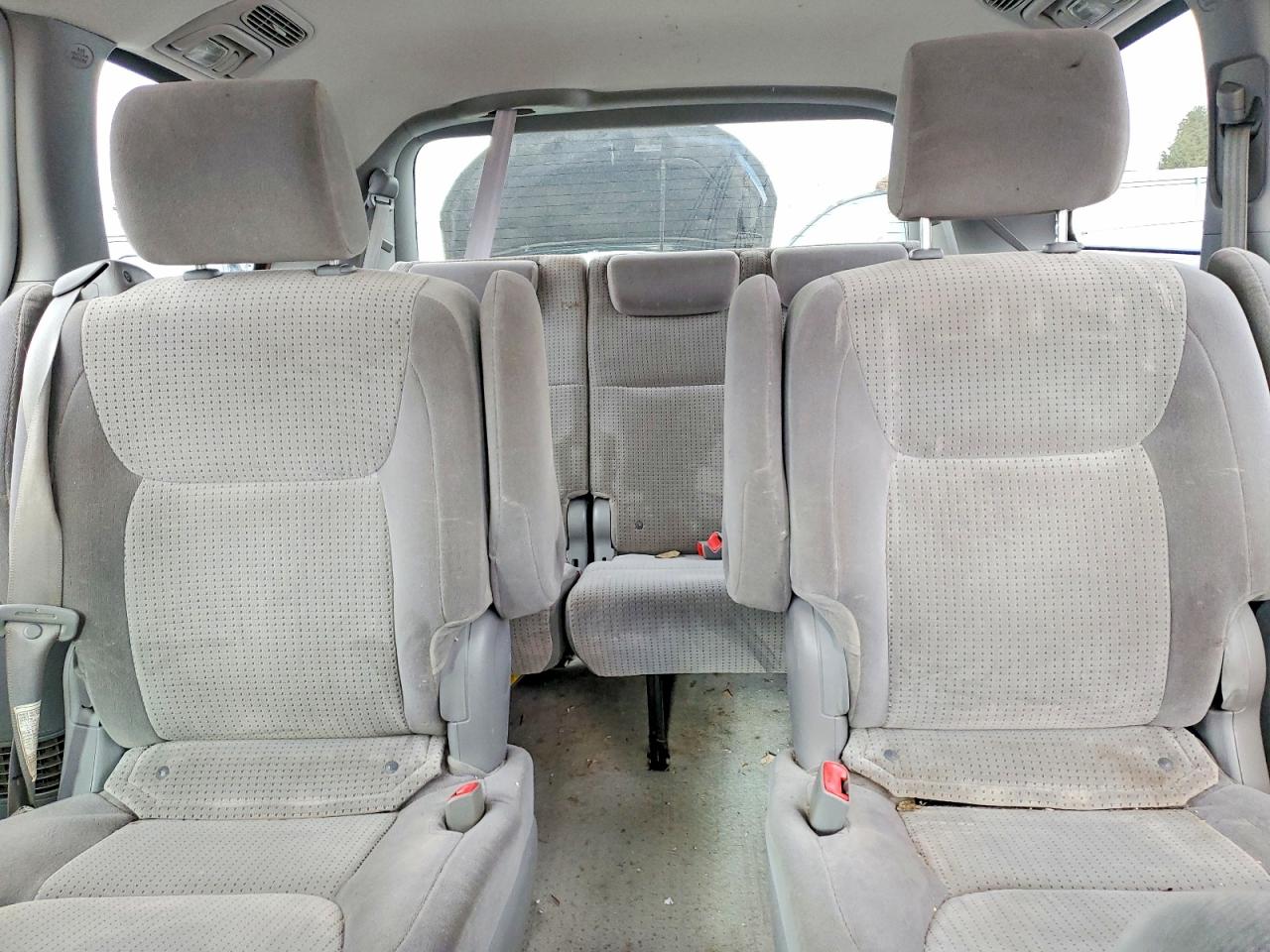 2007 TOYOTA SIENNA CE photo 10
