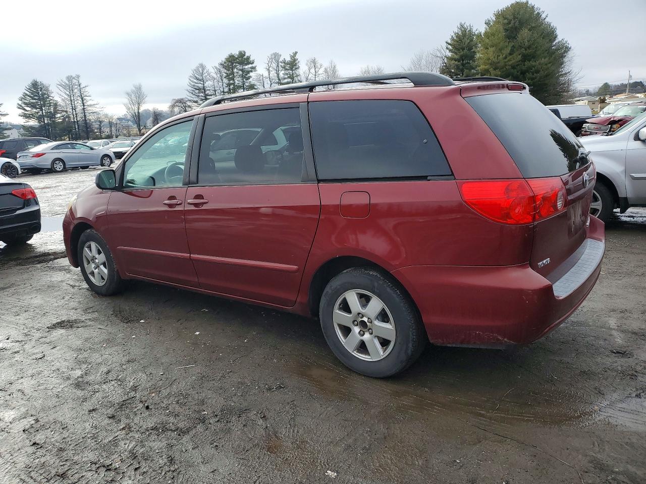 2007 TOYOTA SIENNA CE photo 2
