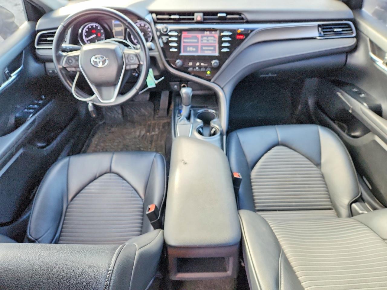 2019 TOYOTA CAMRY photo 8