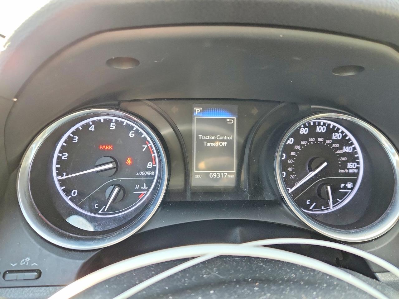 2019 TOYOTA CAMRY photo 9