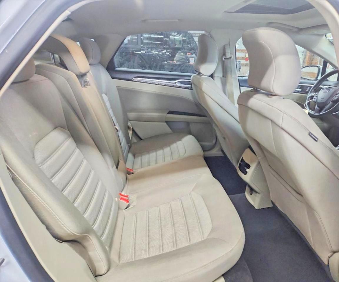 2019 FORD FUSION SE photo 19