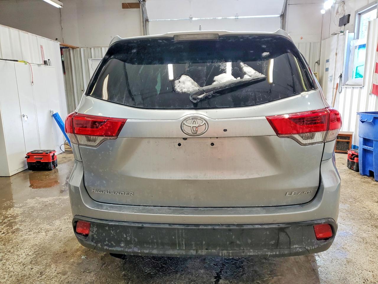 2019 TOYOTA HIGHLANDER LE photo 6
