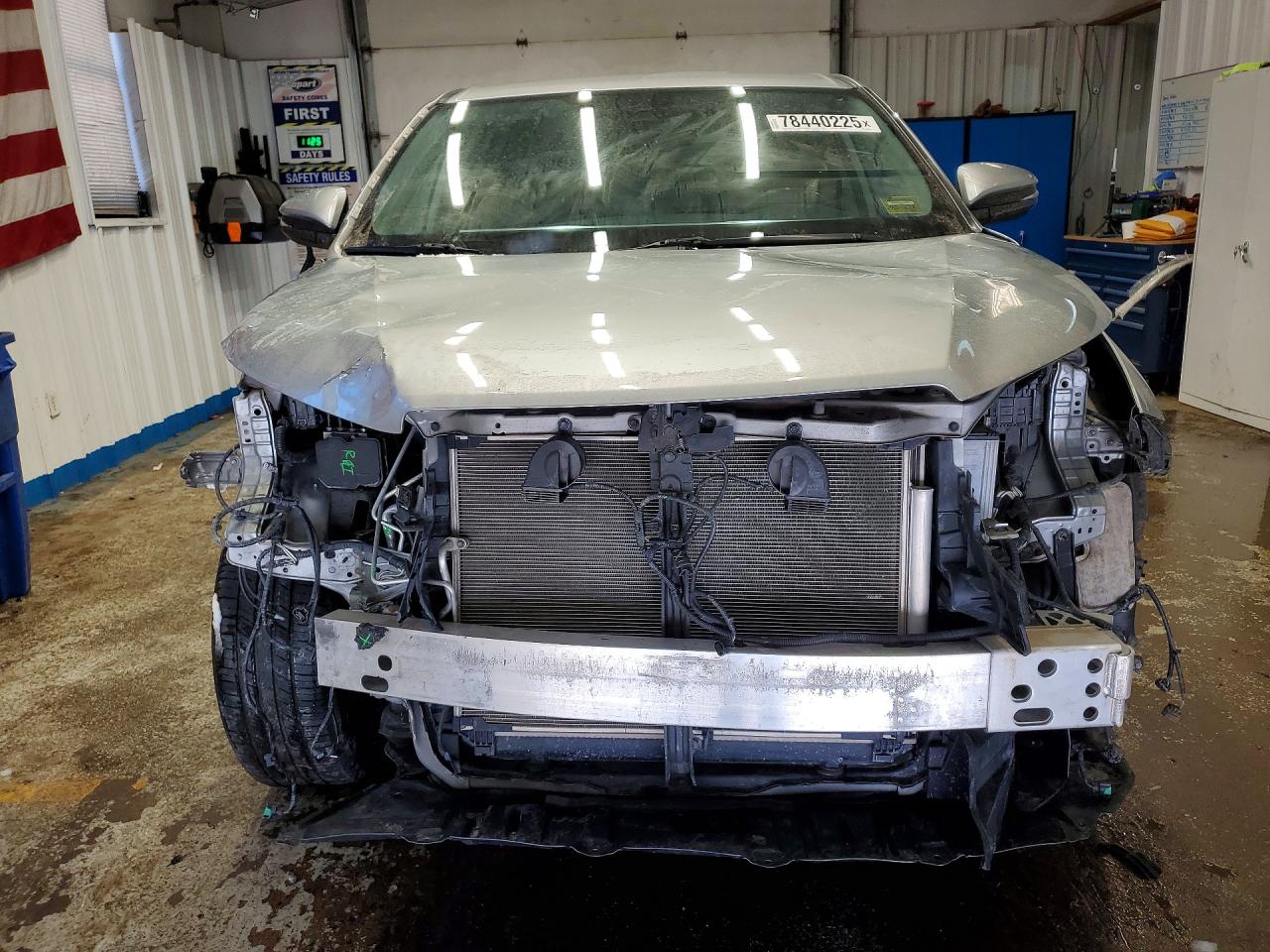 2019 TOYOTA HIGHLANDER LE photo 5