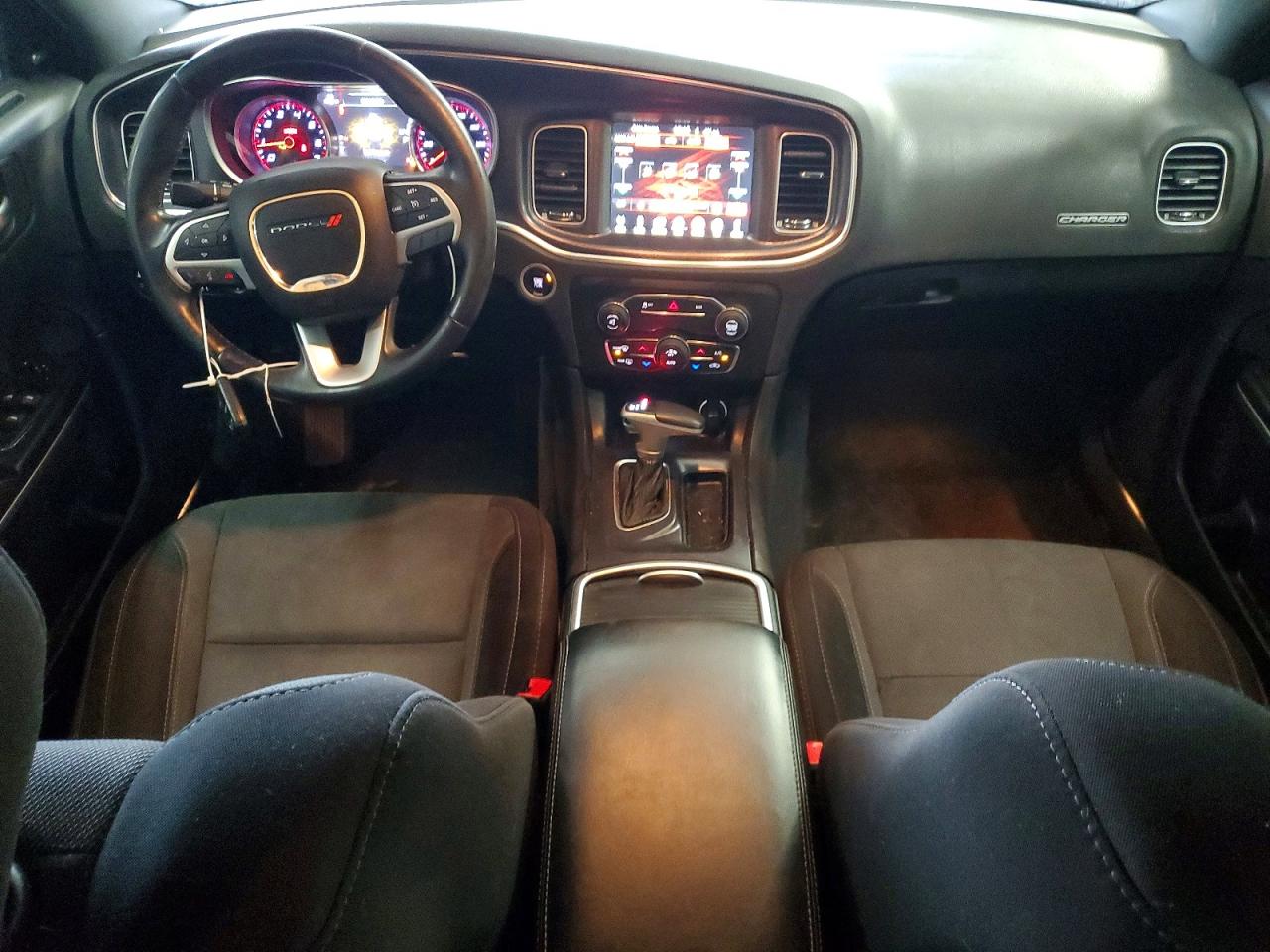 2015 DODGE CHARGER SXT photo 8