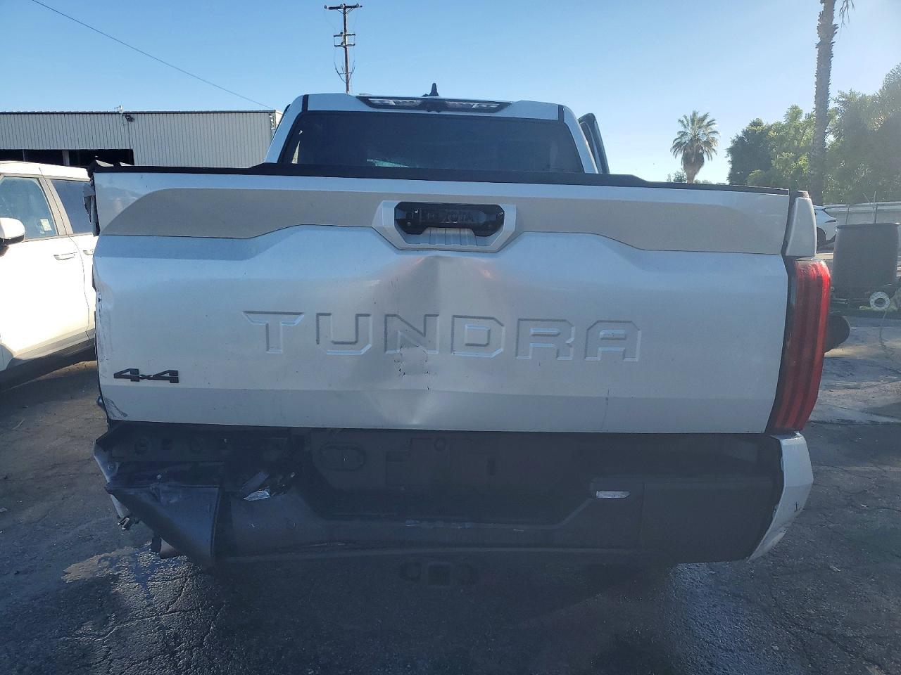 2024 TOYOTA TUNDRA  LIMITED 4WD V6 HYBRID CREW photo 6