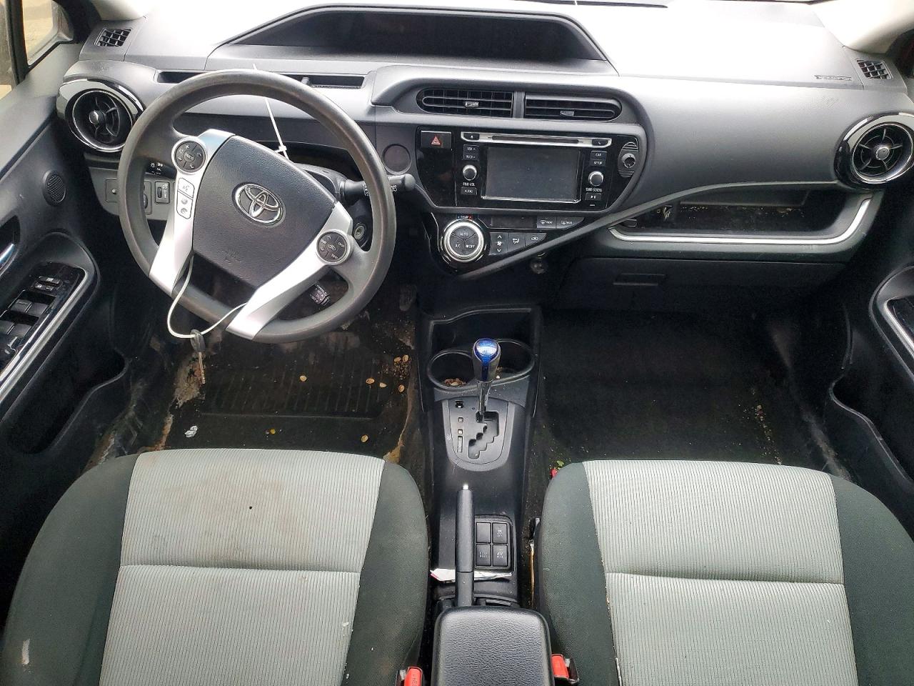 2015 TOYOTA PRIUS C photo 15