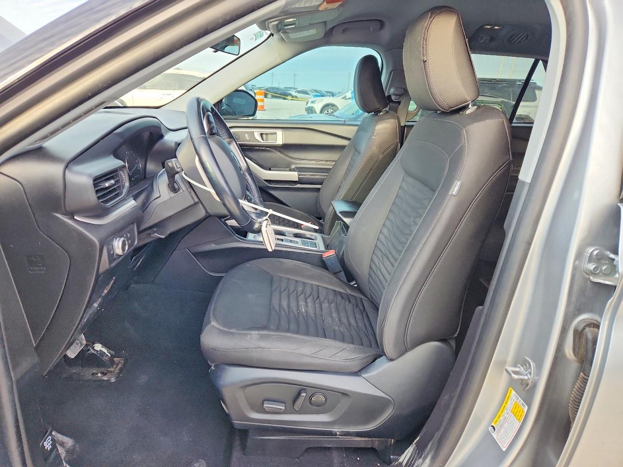 2021 FORD EXPLORER XLT photo 13