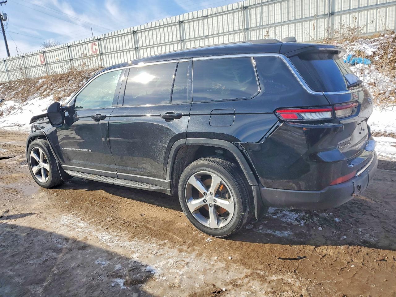 2022 JEP GRAND CHEROKEE L LIMITED photo 3