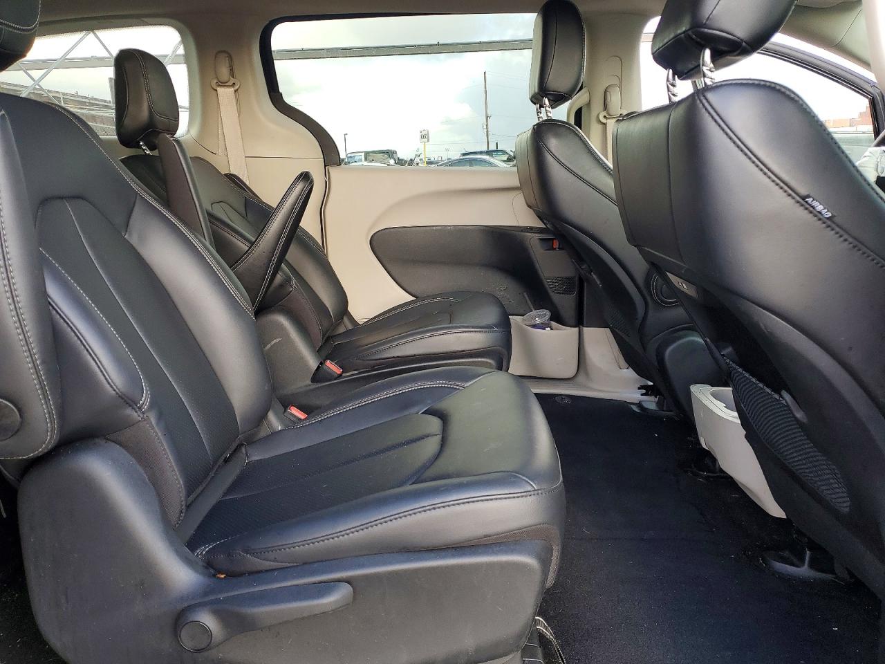 2024 CHRYSLER PACIFICA HYBRID SELECT photo 21