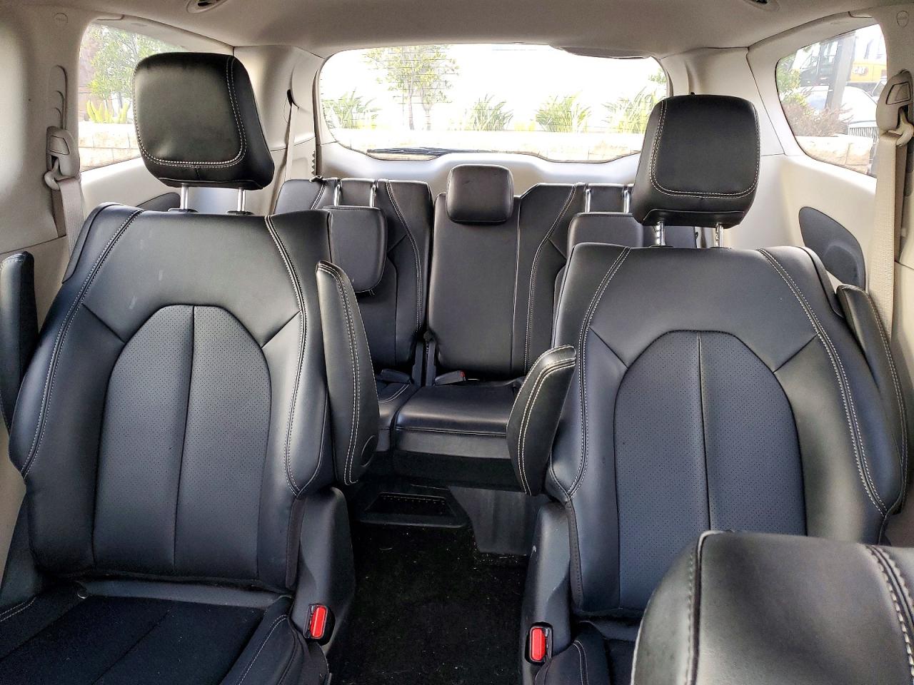 2024 CHRYSLER PACIFICA HYBRID SELECT photo 19