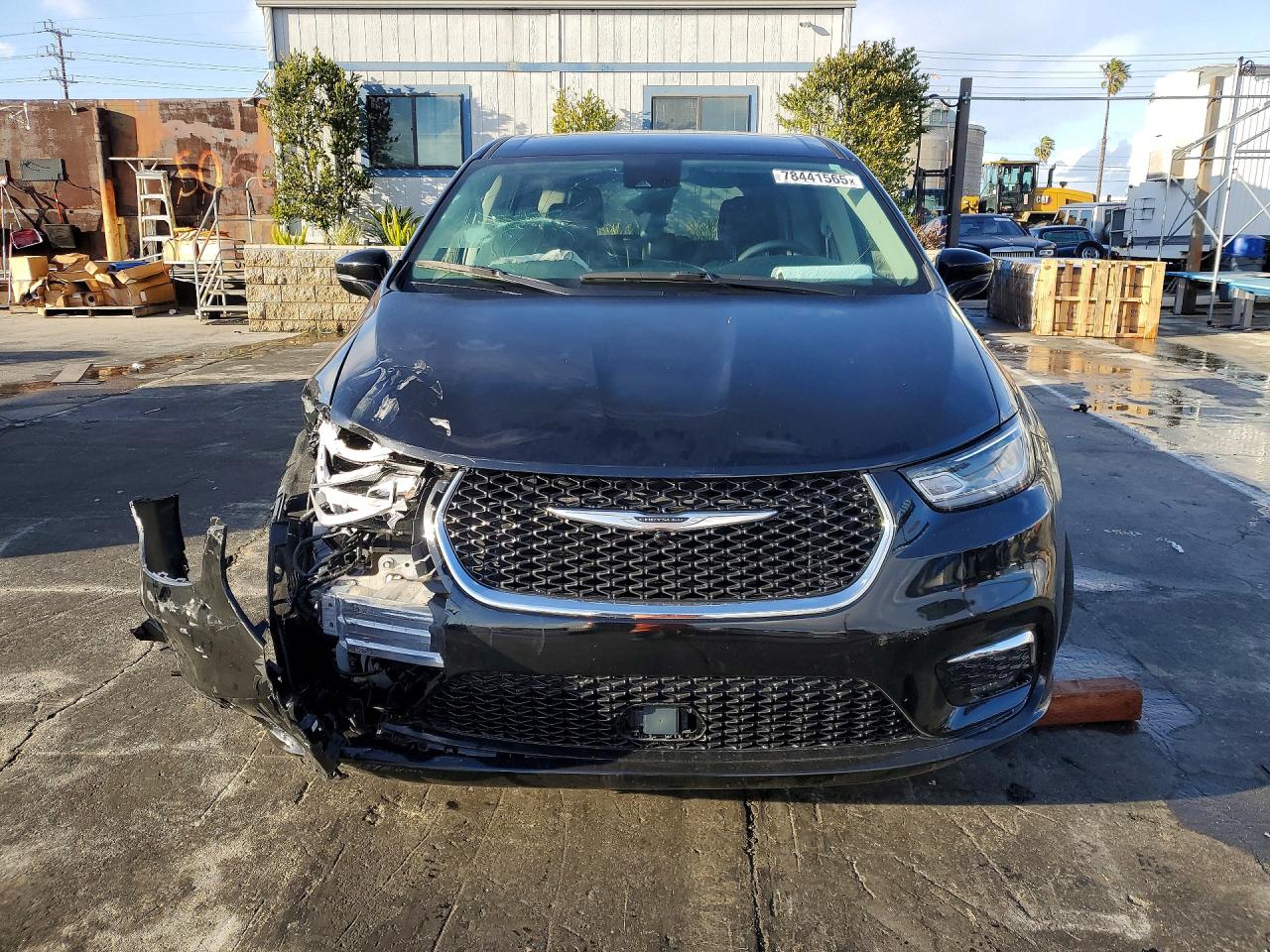 2024 CHRYSLER PACIFICA HYBRID SELECT photo 9