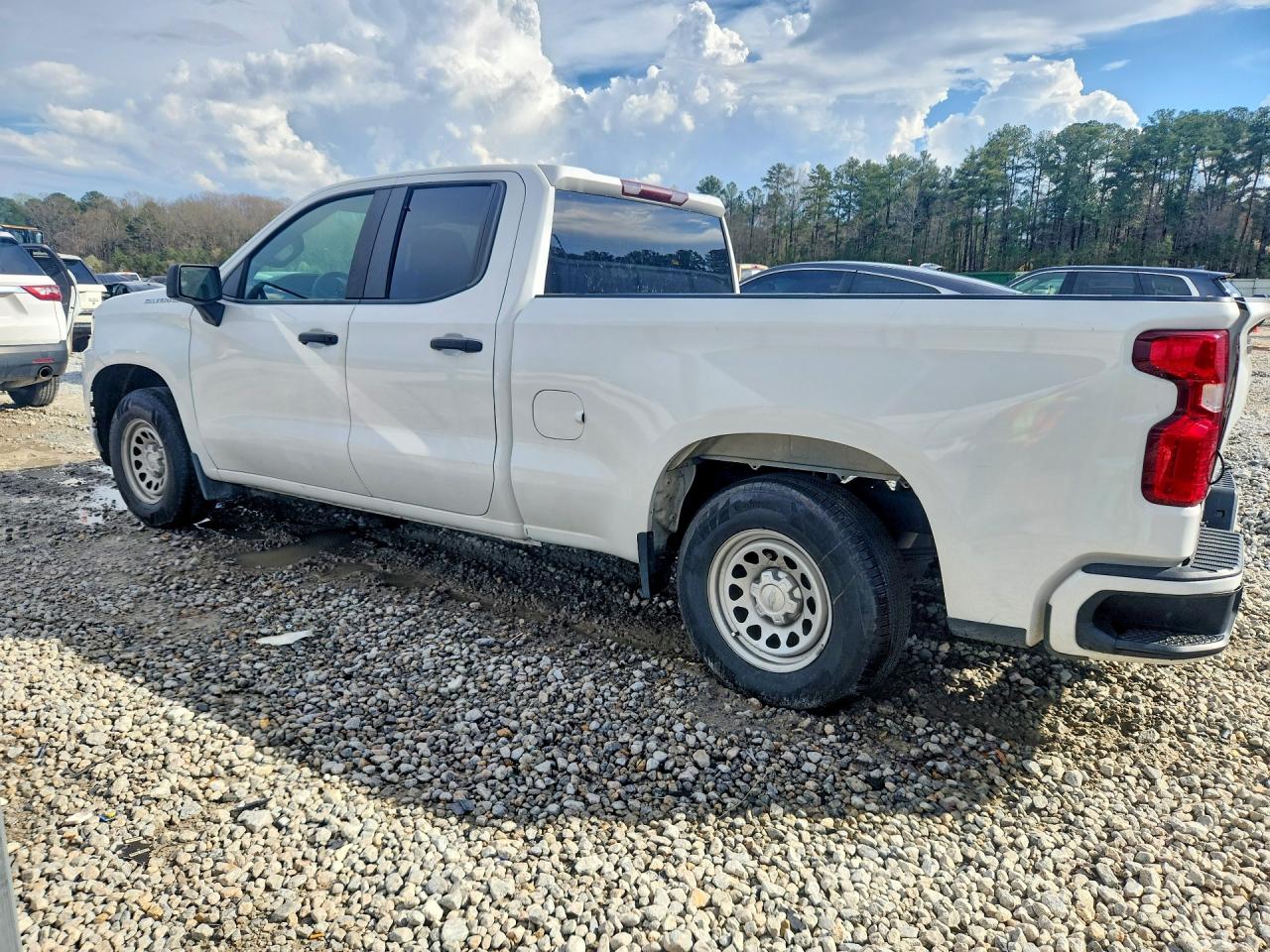 2021 CHEVROLET SILVERADO C1500 photo 2