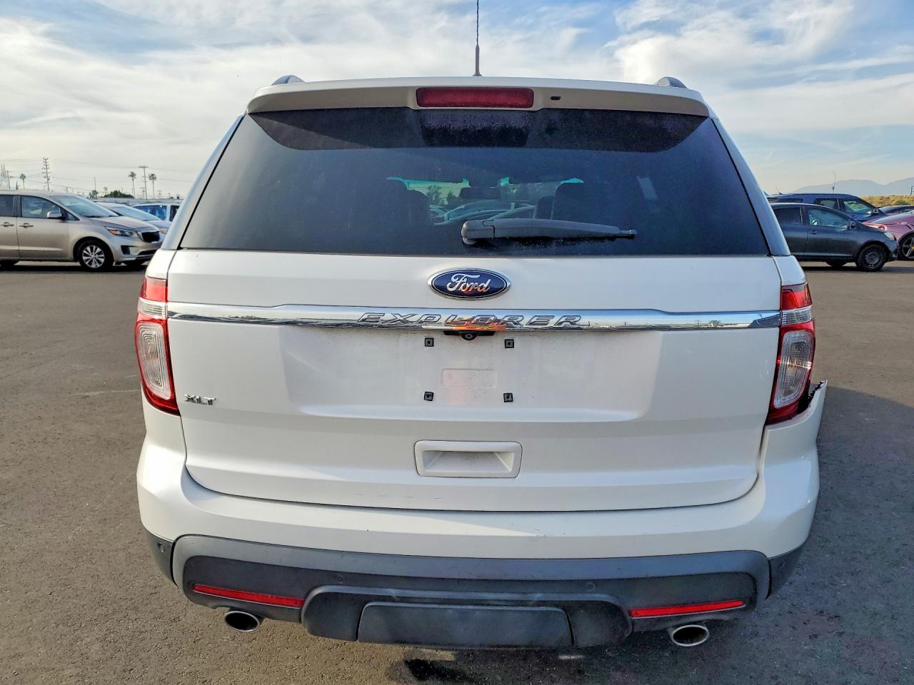 2013 FORD EXPLORER XLT photo 6