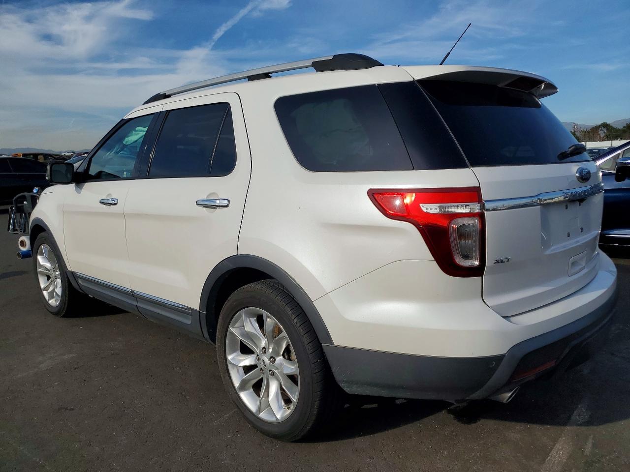 2013 FORD EXPLORER XLT photo 2