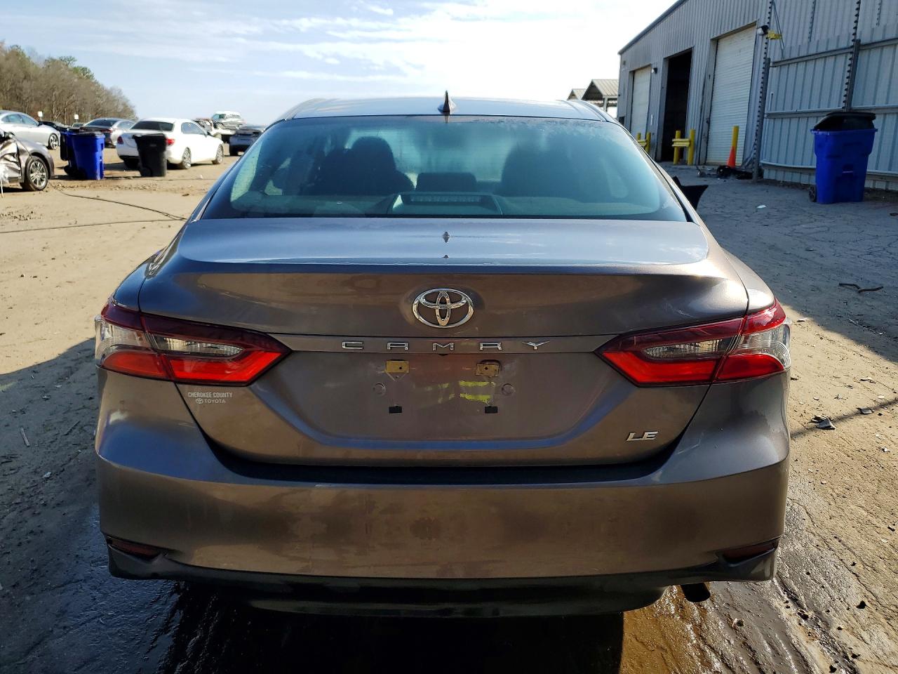 2022 TOYOTA CAMRY LE photo 6