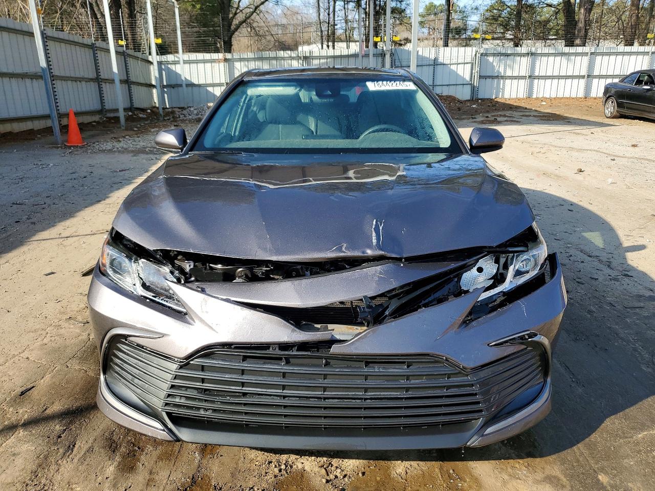 2022 TOYOTA CAMRY LE photo 5