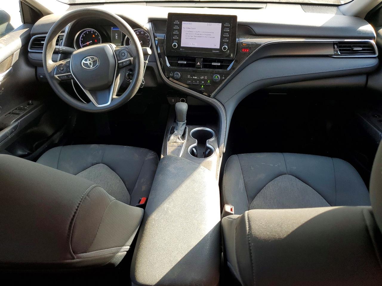 2022 TOYOTA CAMRY LE photo 8