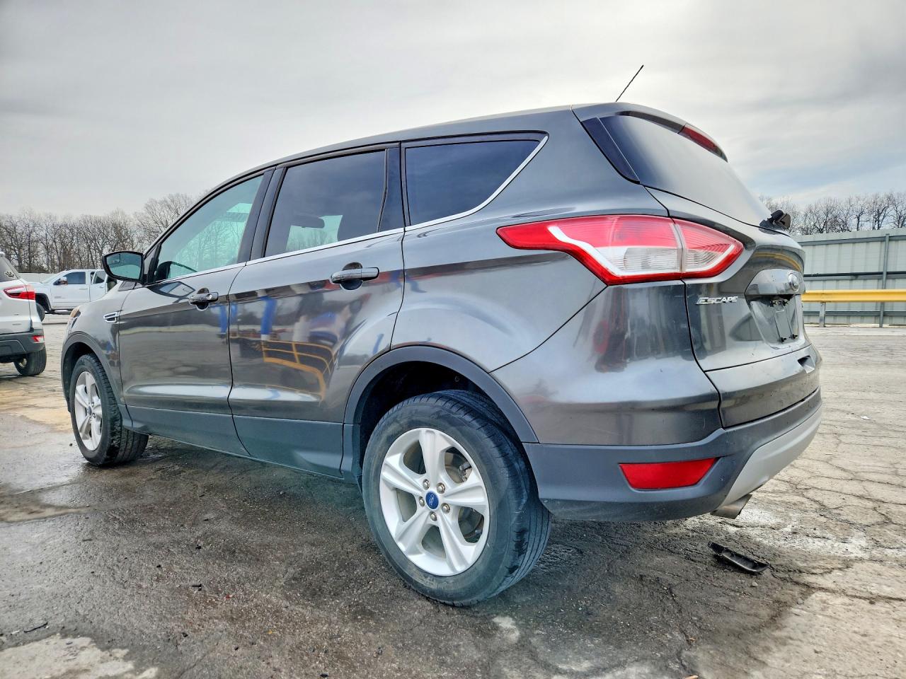 2015 FORD ESCAPE SE photo 2