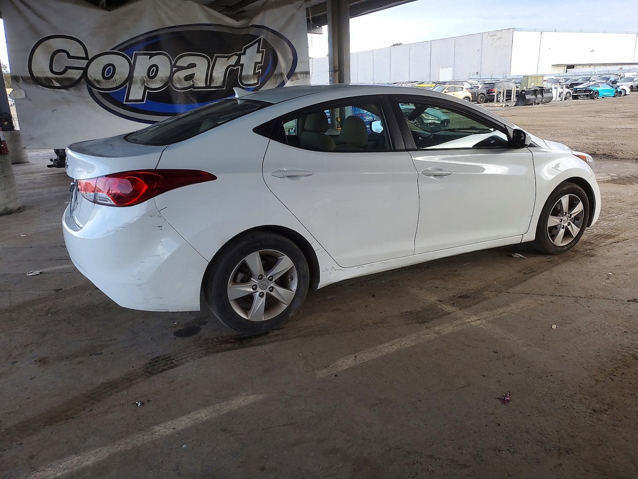 2013 HYUNDAI ELANTRA GLS photo 5