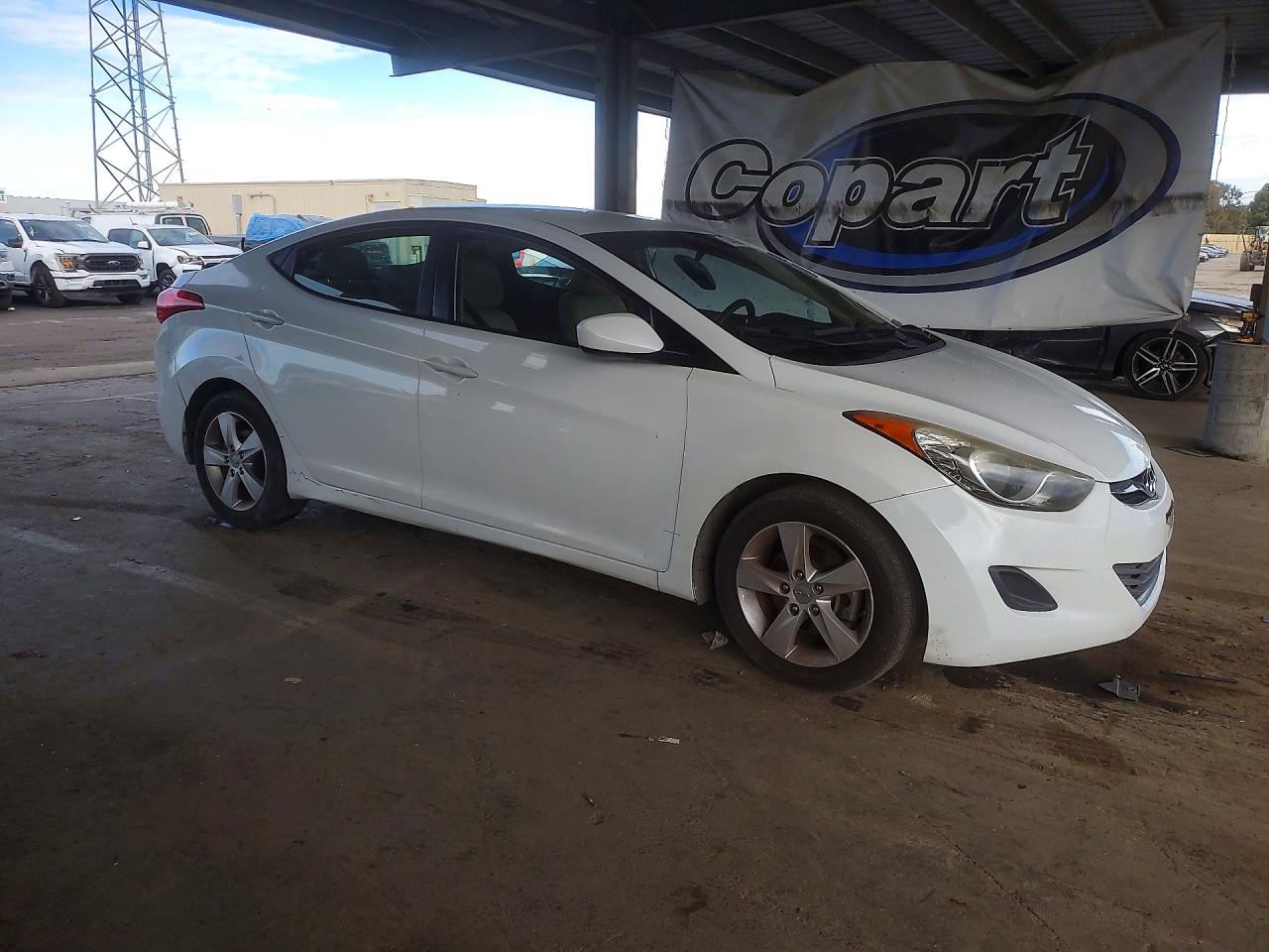 2013 HYUNDAI ELANTRA GLS photo 7