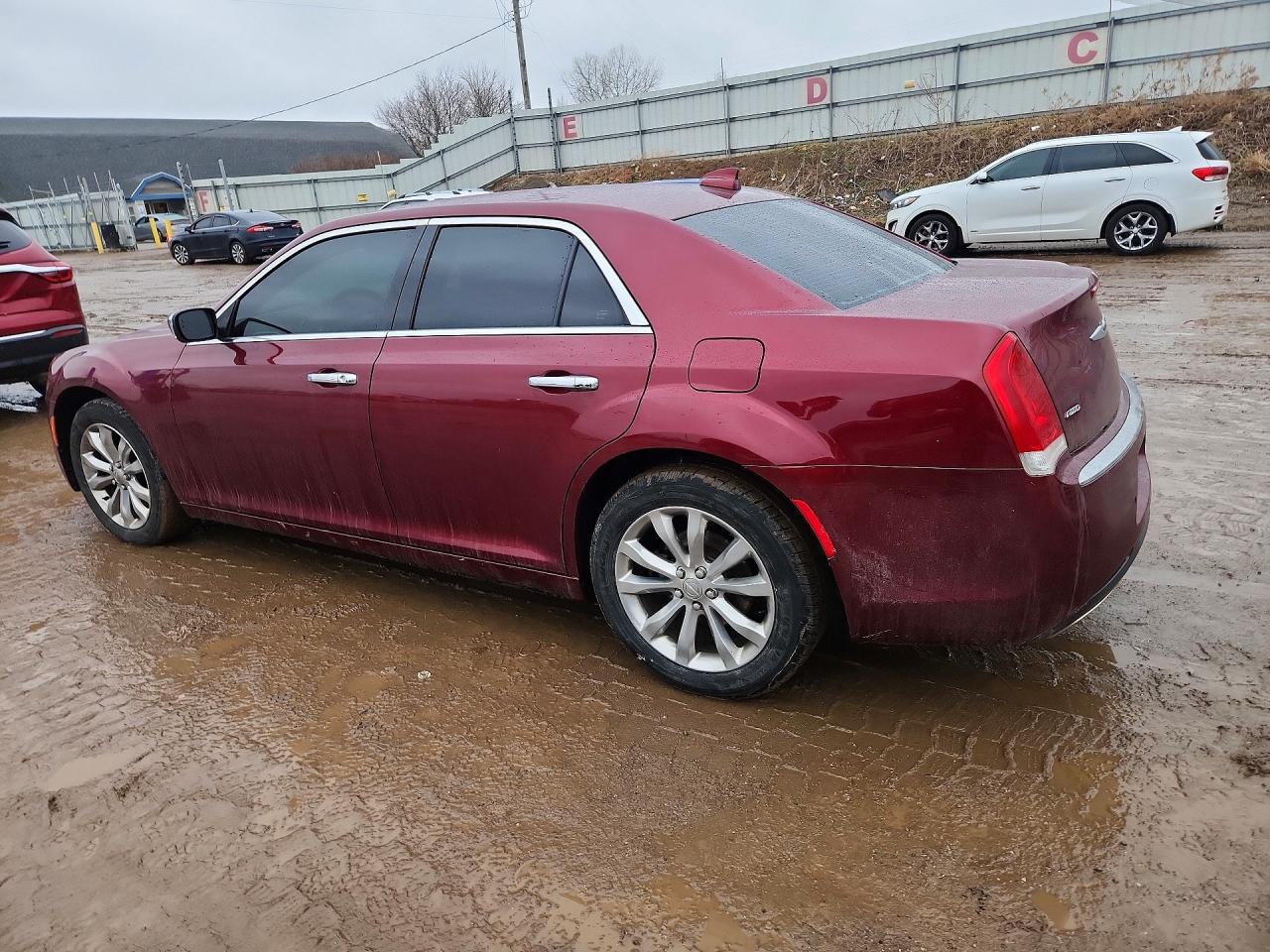 2019 CHRYSLER 300 LIMITED photo 4