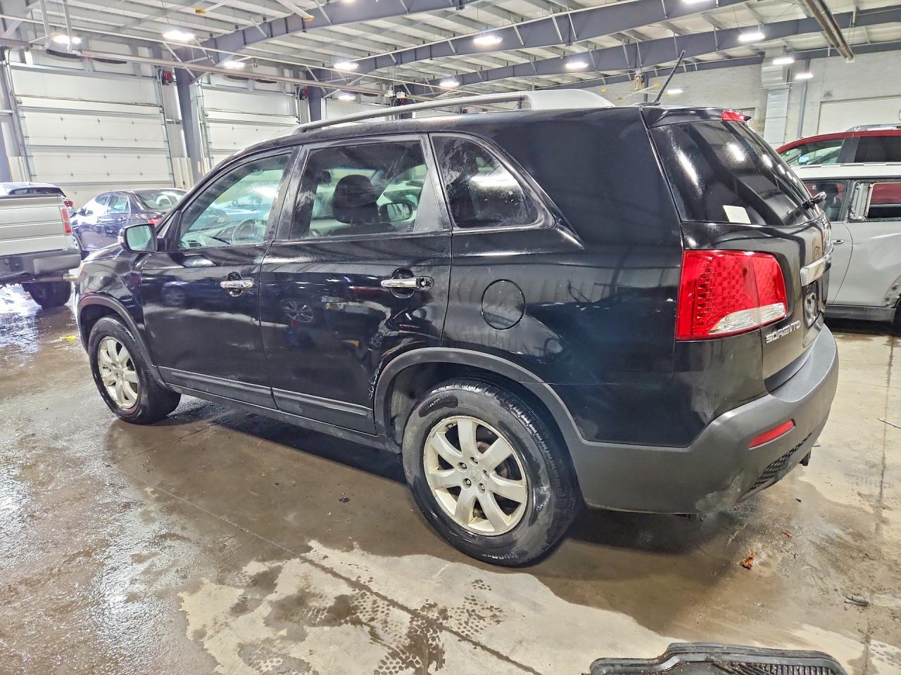 2011 KIA SORENTO LX photo 2