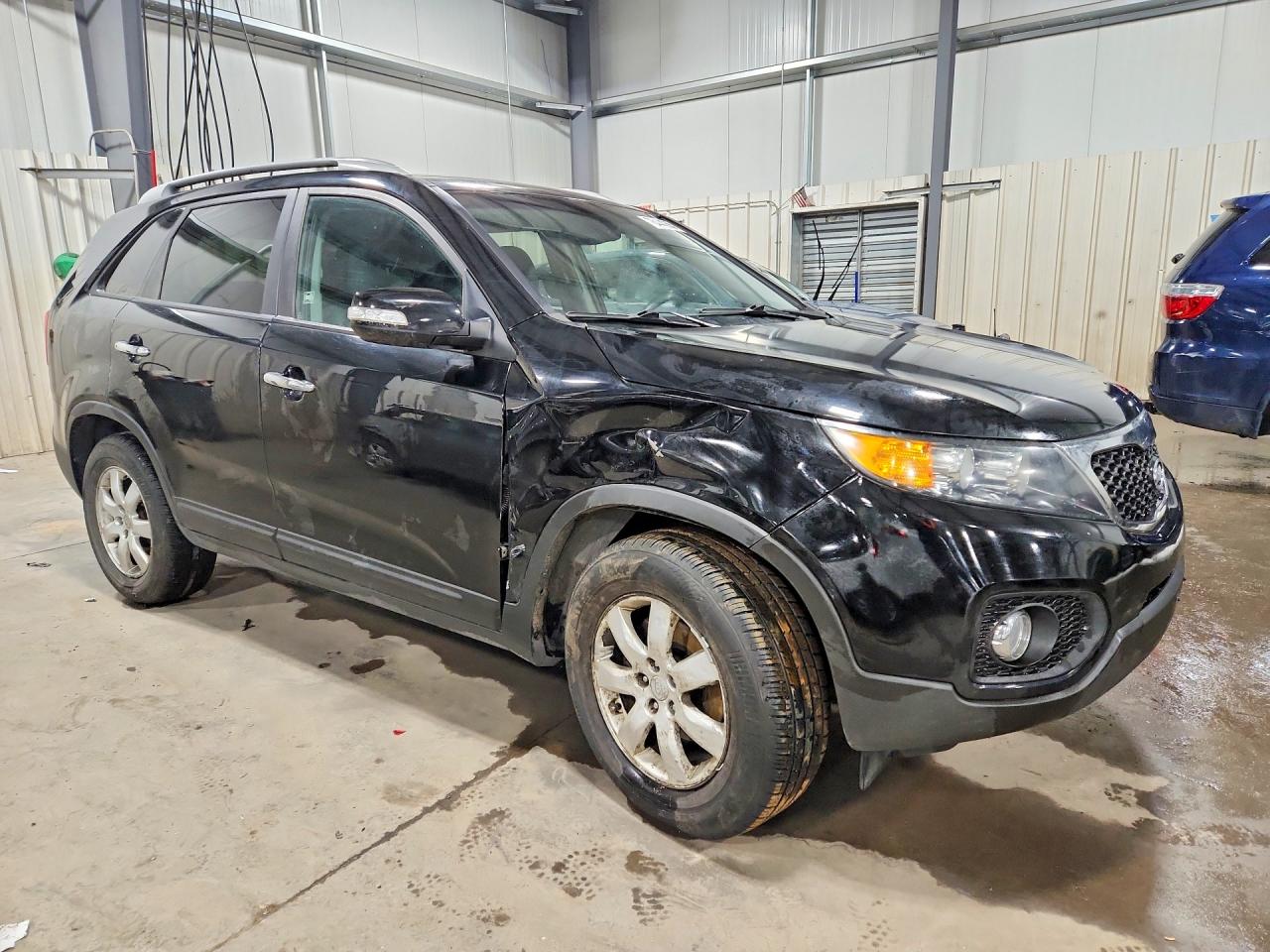 2011 KIA SORENTO LX photo 4