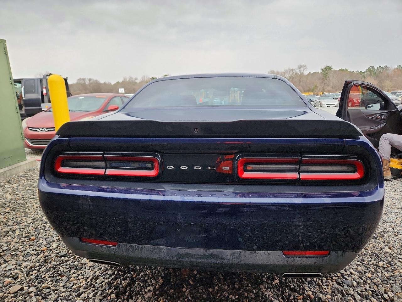 2016 DODGE CHALLENGER SXT photo 11