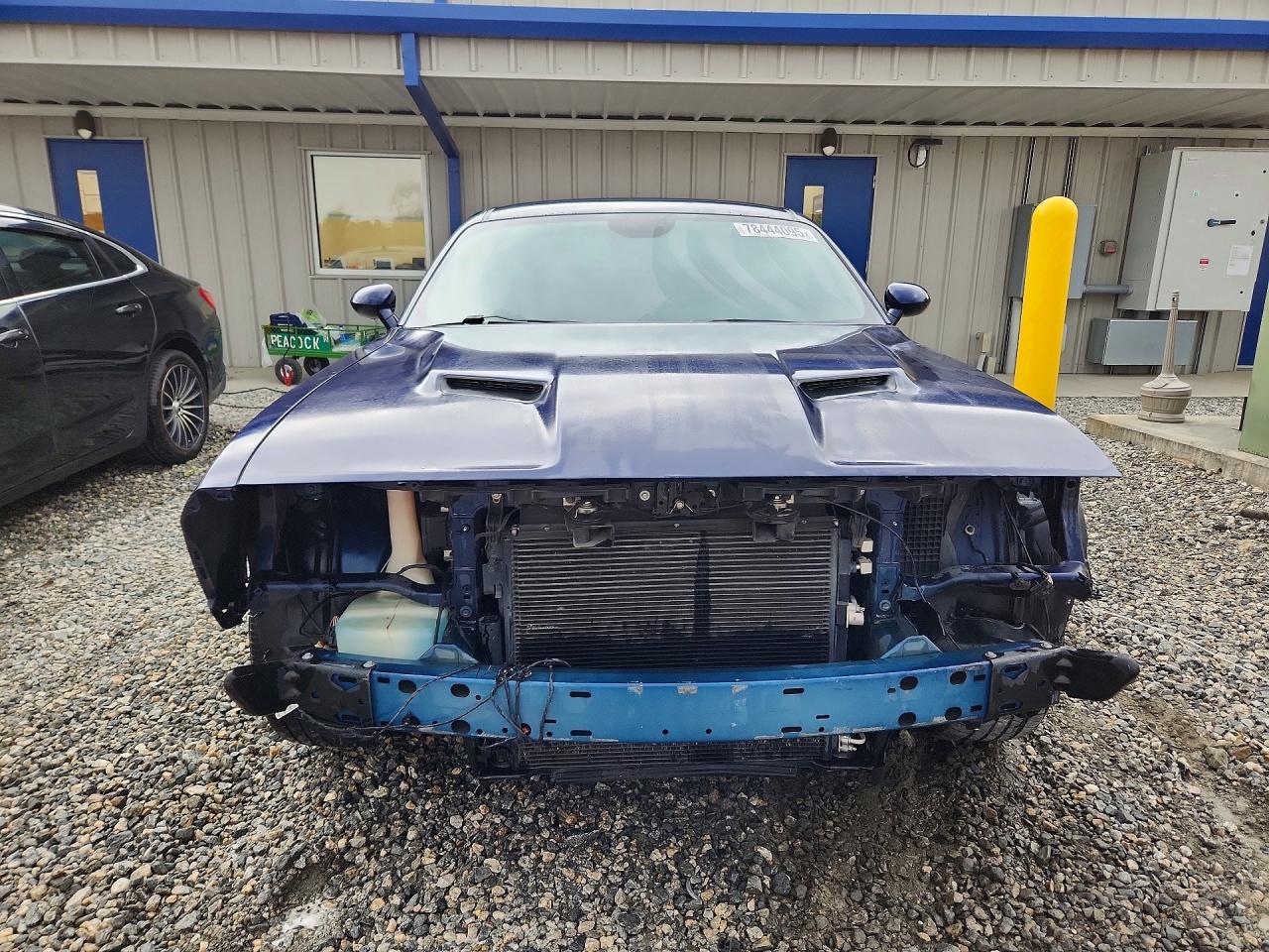 2016 DODGE CHALLENGER SXT photo 9