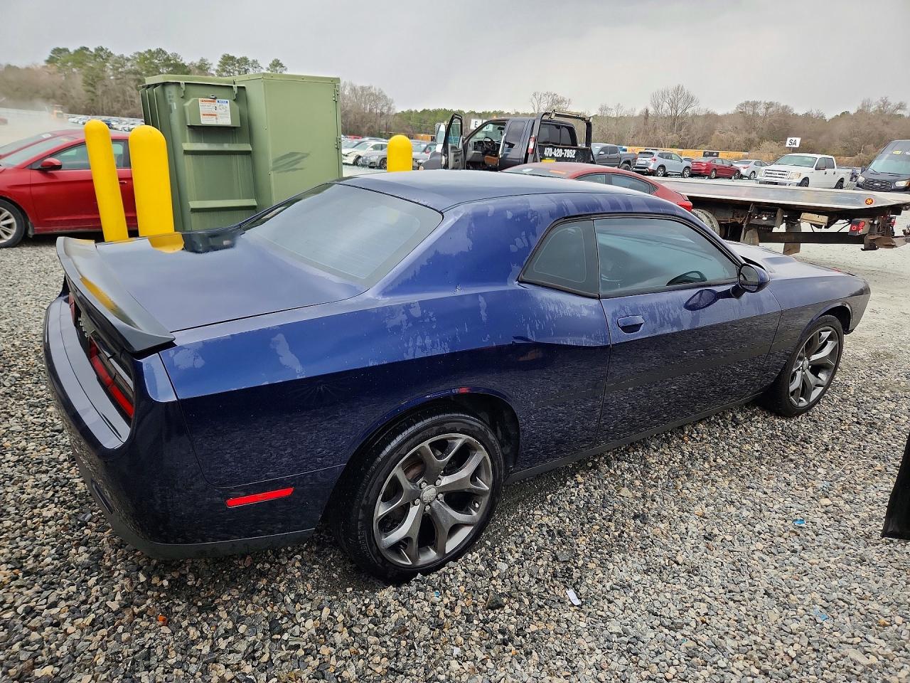 2016 DODGE CHALLENGER SXT photo 5
