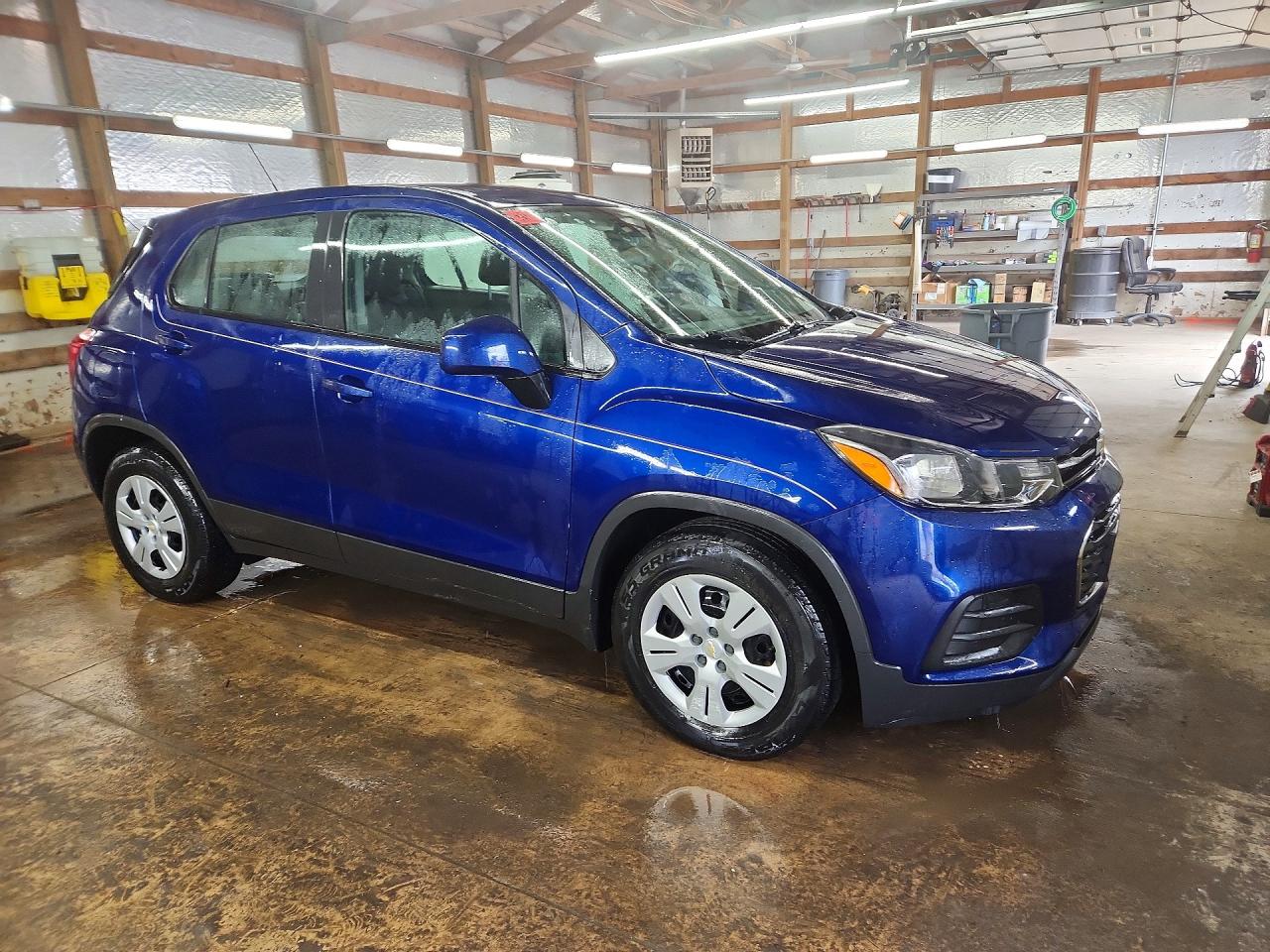 2017 CHEVROLET TRAX LS photo 4