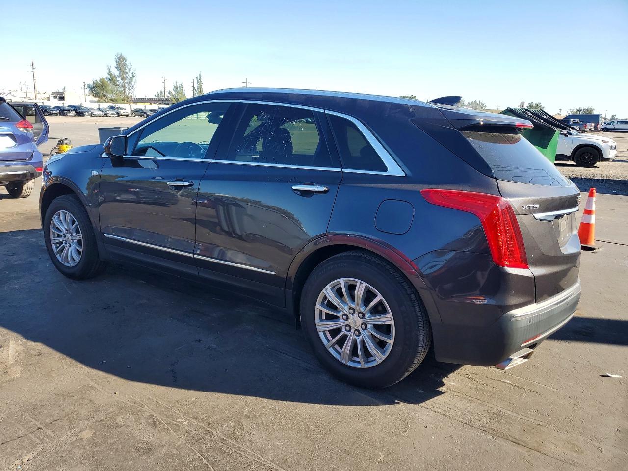 2018 CADILLAC XT5 photo 3