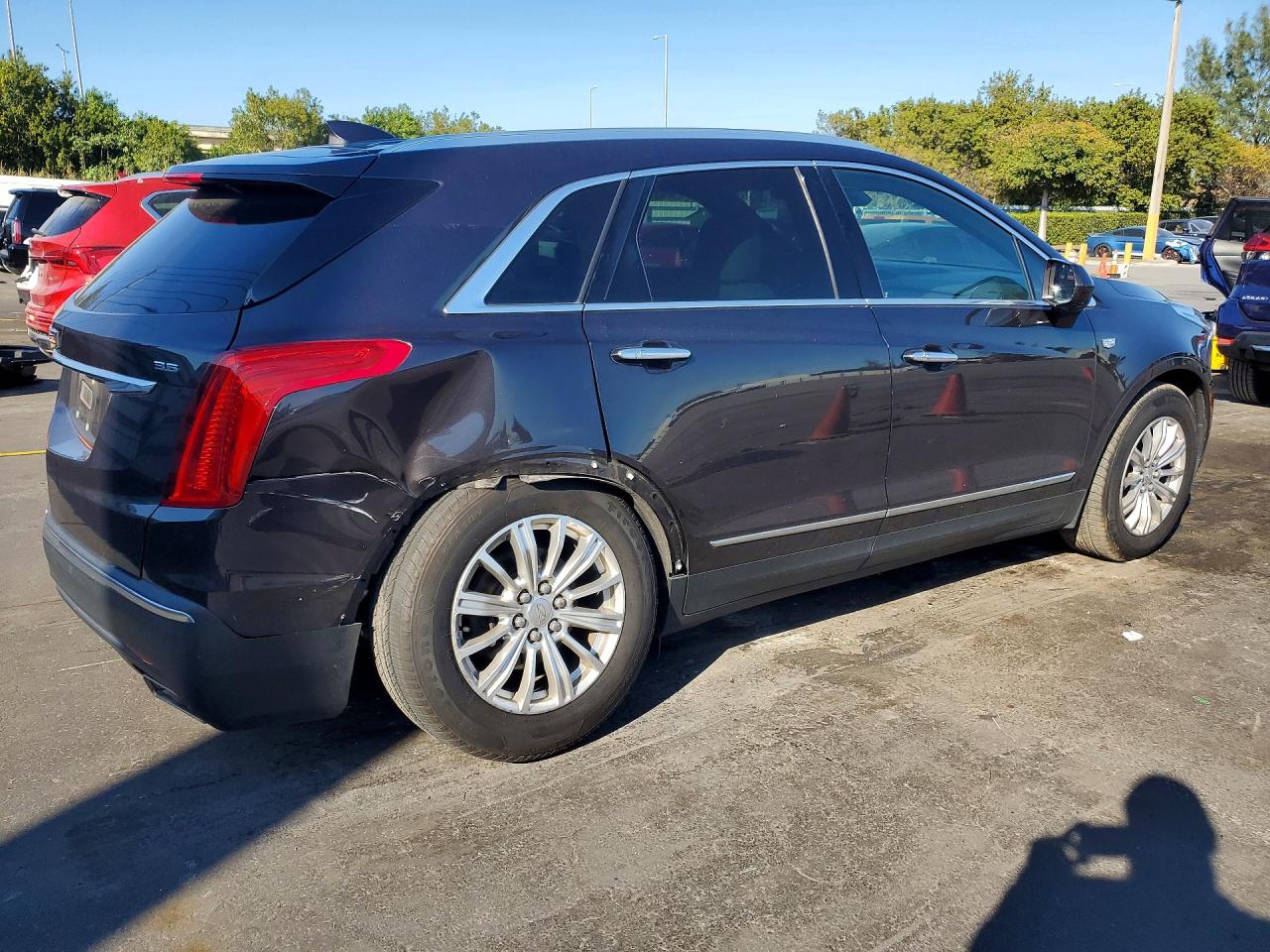 2018 CADILLAC XT5 photo 5