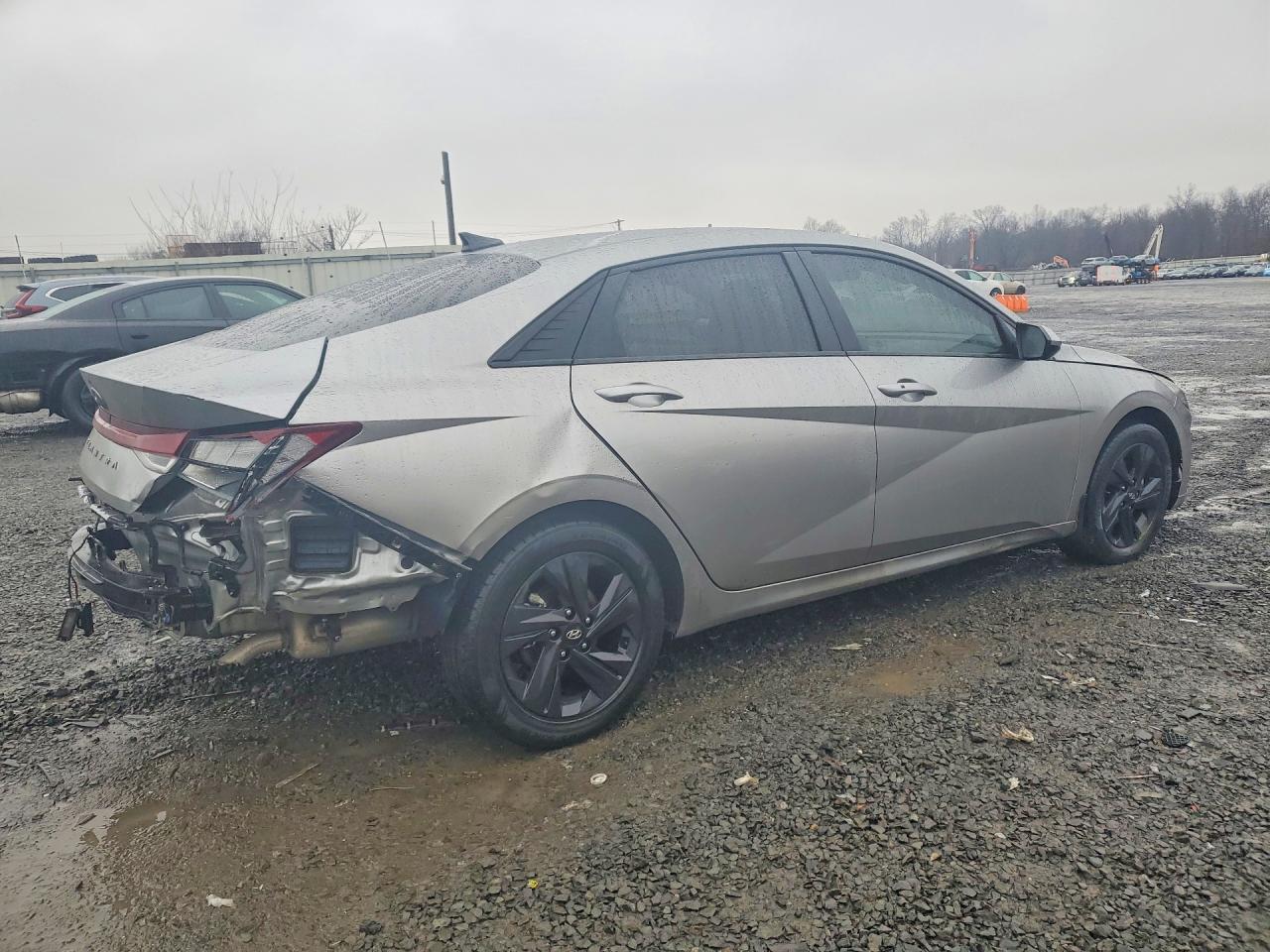 2023 HYUNDAI ELANTRA SEL photo 3