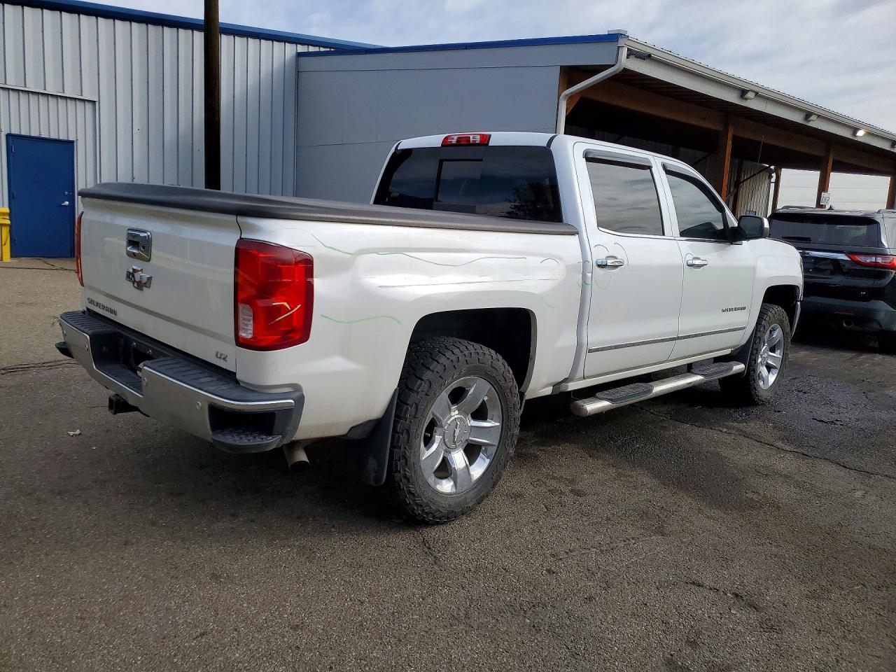 2017 CHEVROLET SILVERADO K1500 LTZ photo 5