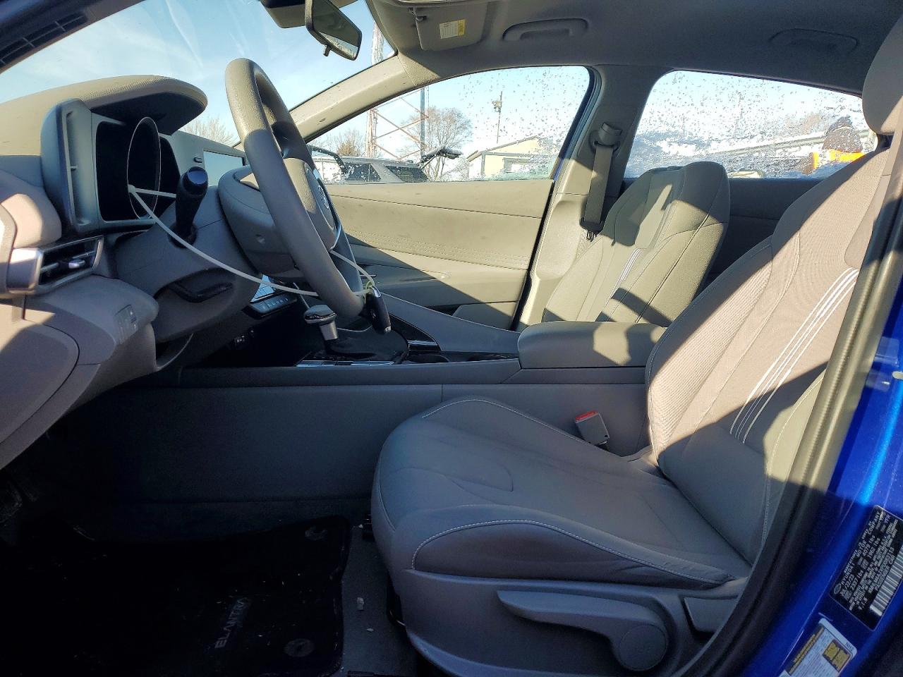 2023 HYUNDAI ELANTRA BLUE photo 13