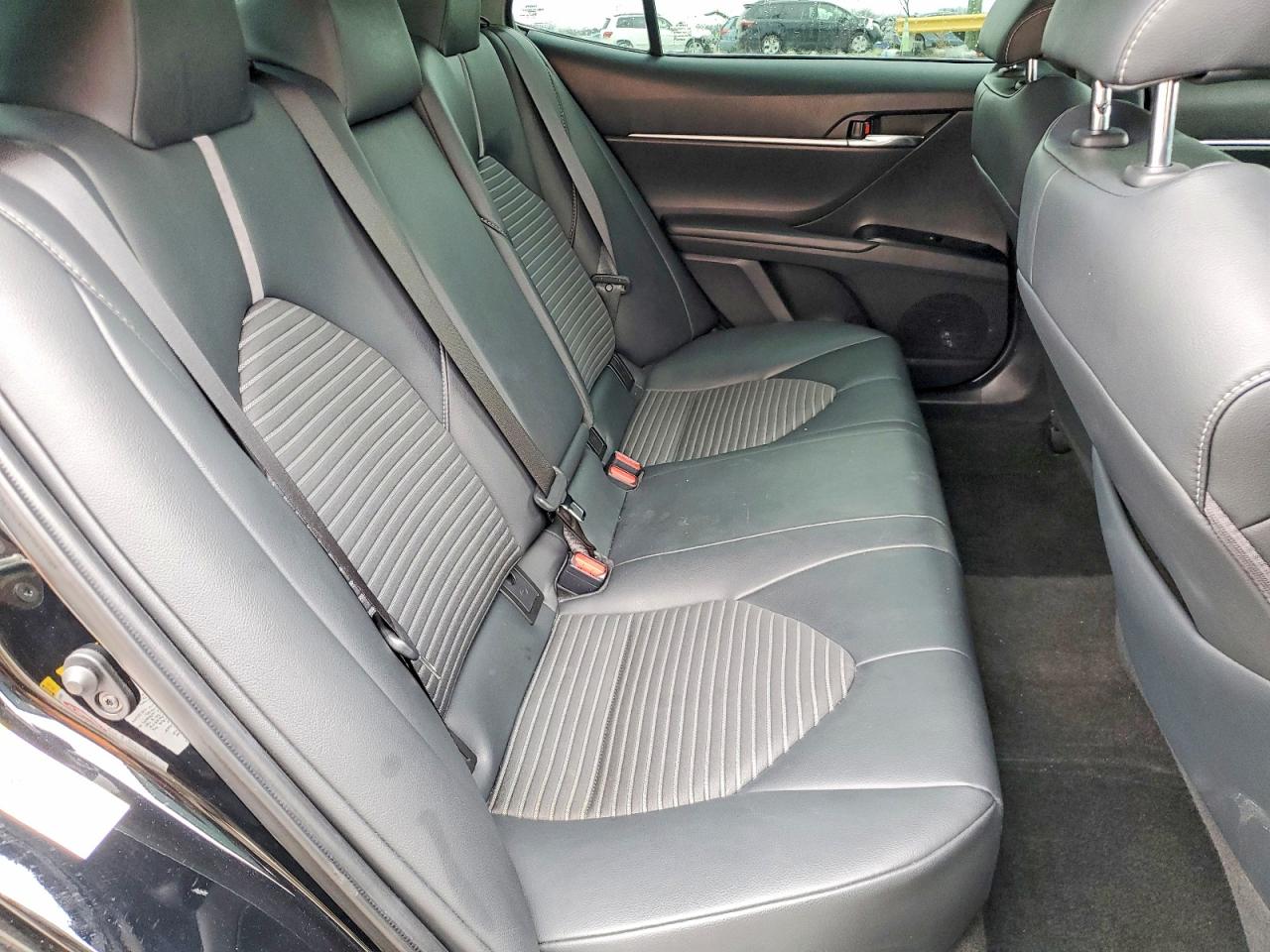 2019 TOYOTA CAMRY L photo 19