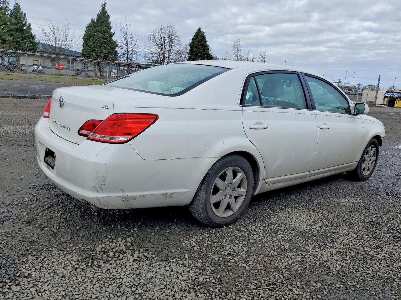2006 TOYOTA AVALON XL photo 3