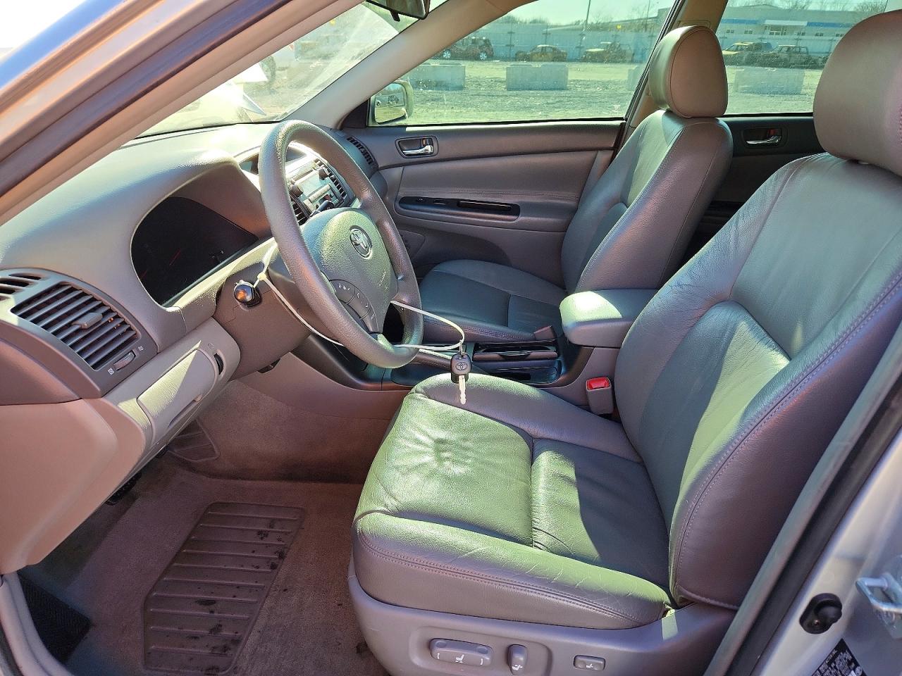 2005 TOYOTA CAMRY LE V6 photo 19